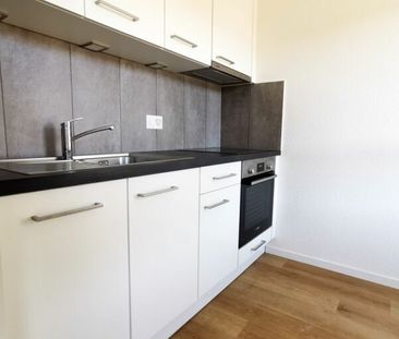 Large bright studio - Photo 4