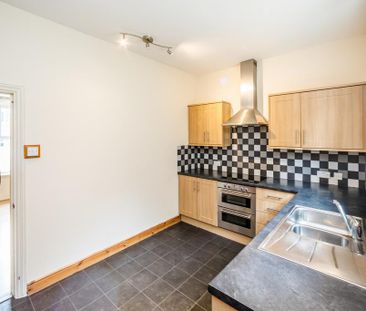 3 bedroom terraced house to rent - Photo 5