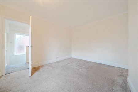 A 3 bedroom semi-detached house. - Photo 2