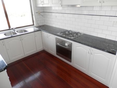 Modern Comfort in a Prime Glenroy Location! - Photo 5