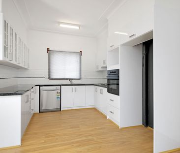 SPACIOUS FAMILY HOME - Photo 1