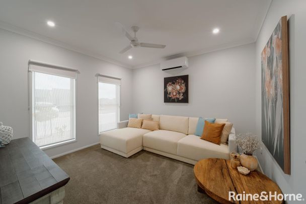 Relaxed Living in a Spacious Family Home - Photo 1