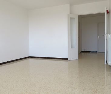 T2, 57m²+Parking Nîmes, Rue des Bananiers, 625€ H.C - Photo 3