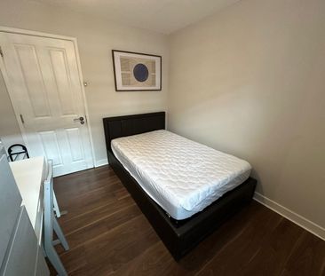 Room in a Shared House, Lockesfield Place, E14 - Photo 5