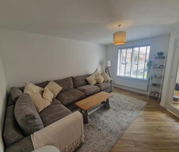 3 bedroom detached house to rent - Photo 2