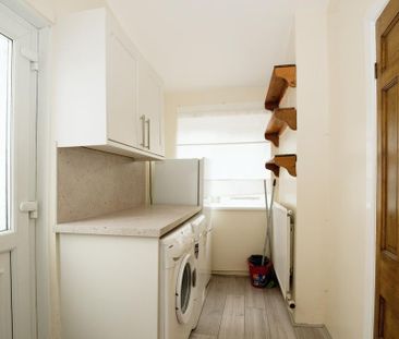 4 bedroom terraced house to rent - Photo 4