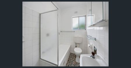 Relaxed Living in a Peaceful One-Bedroom Hideaway - Photo 4