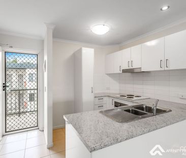 38 / 48-50 Lee St - Photo 2