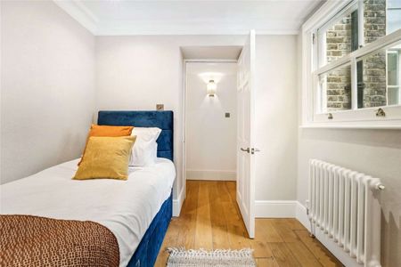 Impressive 2 bedroom apartment located on one of Marylebone's most attractive garden squares. - Photo 2