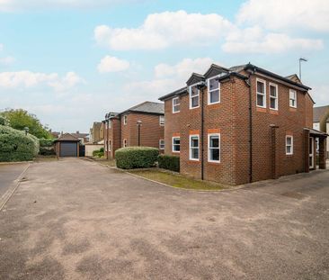 Available part-furnished now - Photo 5