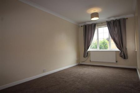 3 bedroom detached house to rent - Photo 3