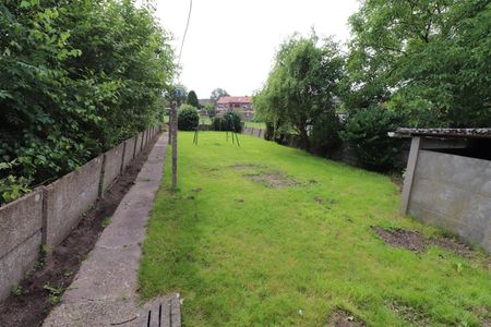 Een ruim woonhuis - halfopen bebouwing - met garage en tuin. - Photo 3