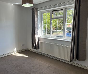 Delaporte Close, Epsom, Surrey, KT17 4AU - Photo 4