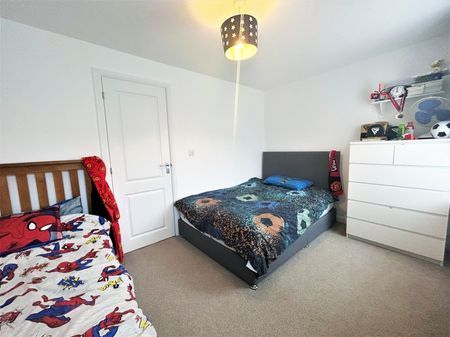 Hook Drive - 2 bed to let - Photo 5