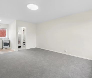 Refreshed Tidy studio in the heart of Elwood - Photo 1