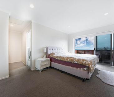 Sun-Filled Modern 3 Bedroom Home in Hobsonville! - Photo 6