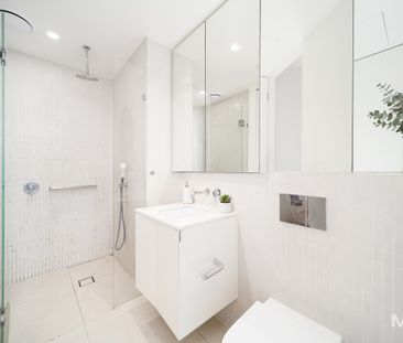 Easy living at Melbourne Square - Photo 5
