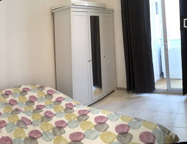 barcelona, Catalonia 08026 - Photo 1