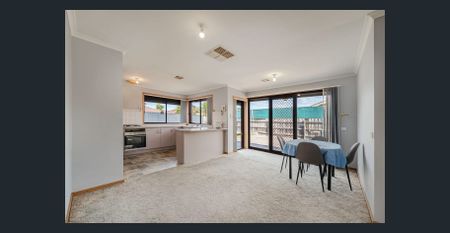 Charming Family Home in the Heart of Craigieburn - Photo 2