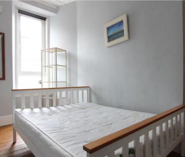 1 Bedroom - Photo 2