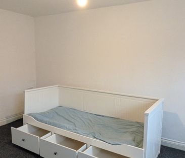 Studio Flat, Umberslade Road, B29 - Photo 2