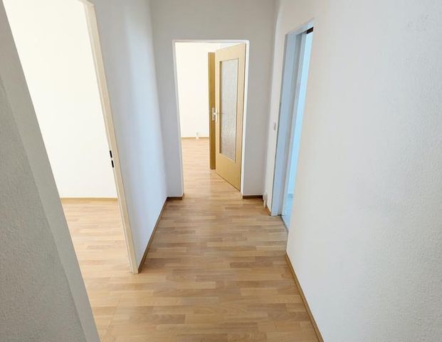 ++ einziehen & wohlfühlen - schicke 3-Raum Wohnung mit Tageslichtbad - beschauliche Gegend ++ - Foto 1
