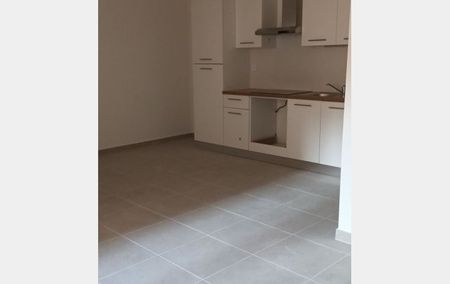 Location Appartement P3 rénové(e) Nimes - Photo 2