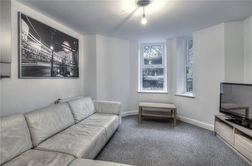 24 Somerset Road, Huddersfield, HD5 - Photo 1