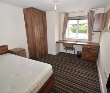 5 bedroom flat to rent - Photo 6