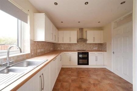 Eriswell Drive, Lakenheath, Brandon, Suffolk, IP27 - Photo 2