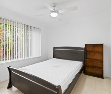 Spacious Family Home - Flexible Living Options - Photo 6