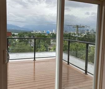 One Bedroom in the heart of Kits with a view - Photo 1