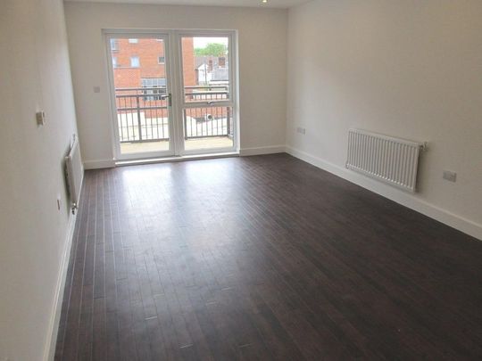 2 bedroom flat to rent - Photo 1