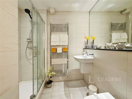 2 bedroom apartment to rent Channel Way, Southampton, SO14 - Photo 3