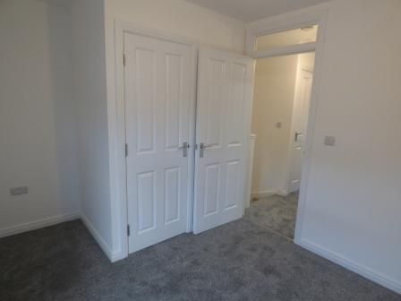 2 bedroom semi-detached house to rent - Photo 3