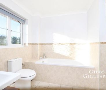 5 bedroom detached house to rent - Photo 6