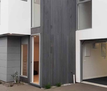 Sought After Location - Photo 5