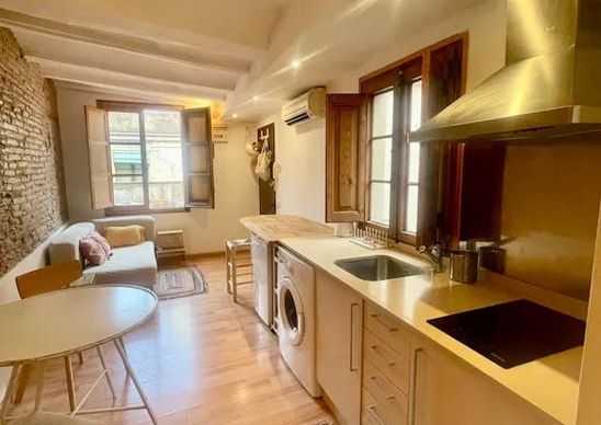 Carrer dels Banys Nous, Barcelona, Catalonia 08002