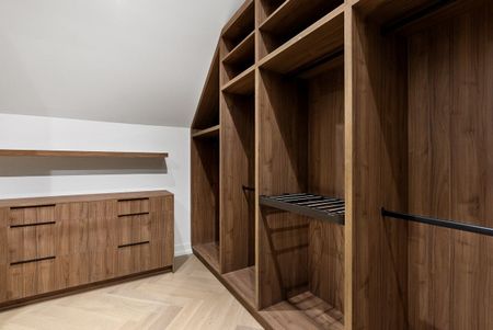 For Lease - 22A Broadview Avenue, Mississauga, Ontario - Photo 4