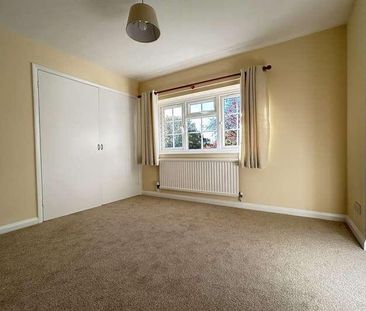 Dora's Green, Farnham, GU10 - Photo 2