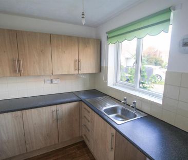 2 bedroom semi-detached house to rent - Photo 2
