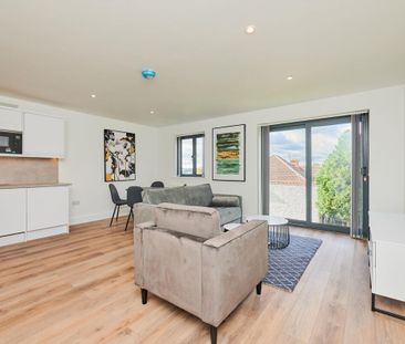 Beautifully presented one bedroom apartment in NW4. - Photo 2