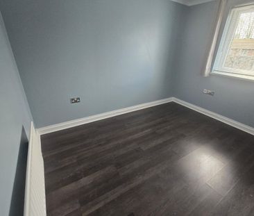 Crossfields - Photo 1