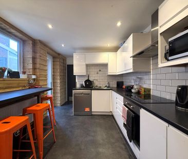 5 bed house share to rent in ROOM LETS, Alphington Road - Photo 6