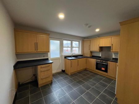 45 Castle Street, Comber, BT23 5DY - Photo 2