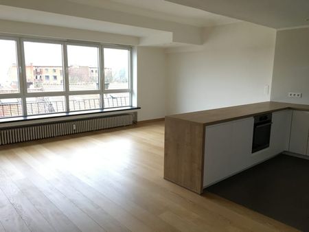 Appartement te huur - Foto 2