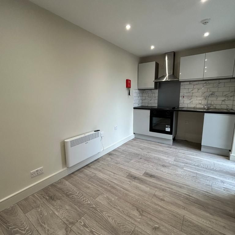 Studio to rent - Photo 1