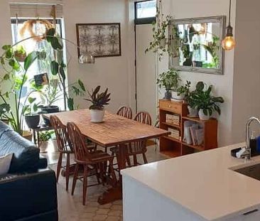 Fantastic 3bed 2 bath townhouse in great location - Photo 5