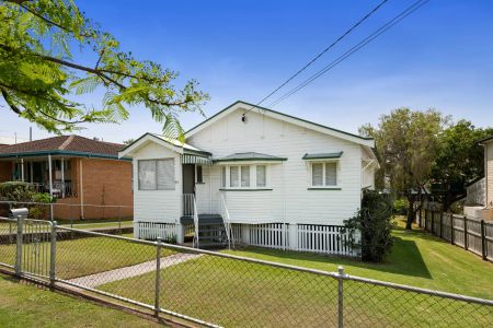 32 Hipwood Avenue, Coorparoo. - Photo 3