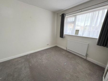 2 bedroom detached bungalow to rent - Photo 2